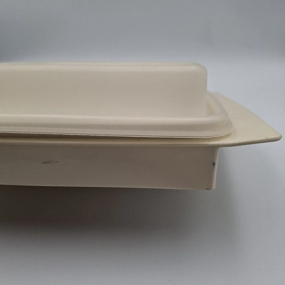 Vintage Tupperware Deviled Egg Keeper Carrier Tray Container Harvest Gold 723-3‎